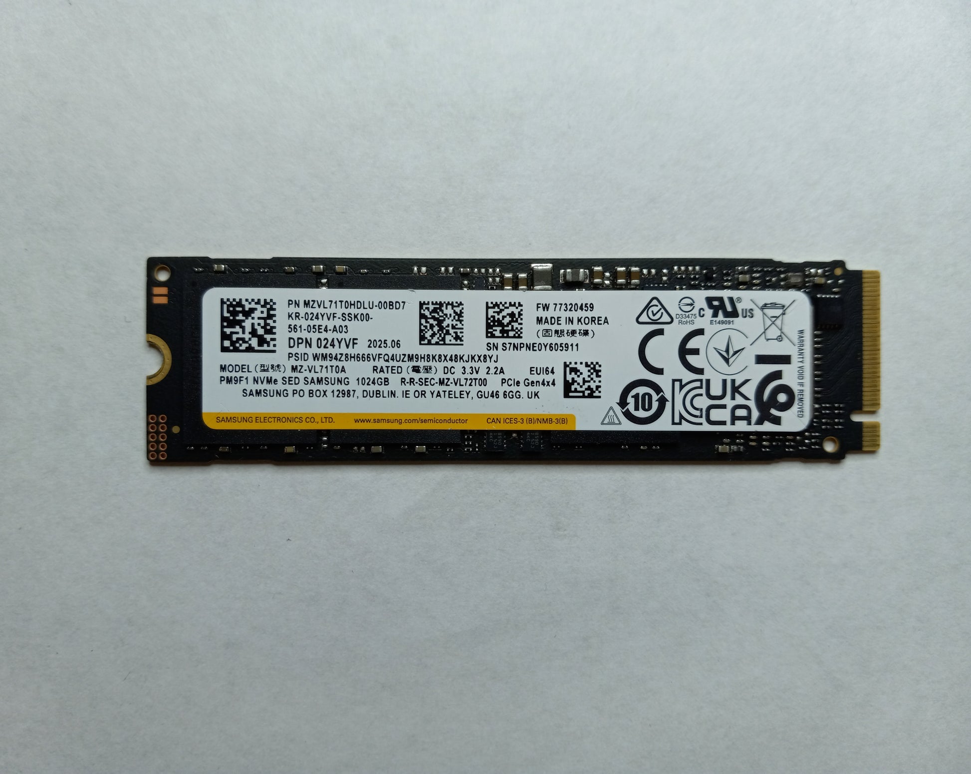 Drives & Storage>SSD Drives - Dell - 24YVF - Open Box