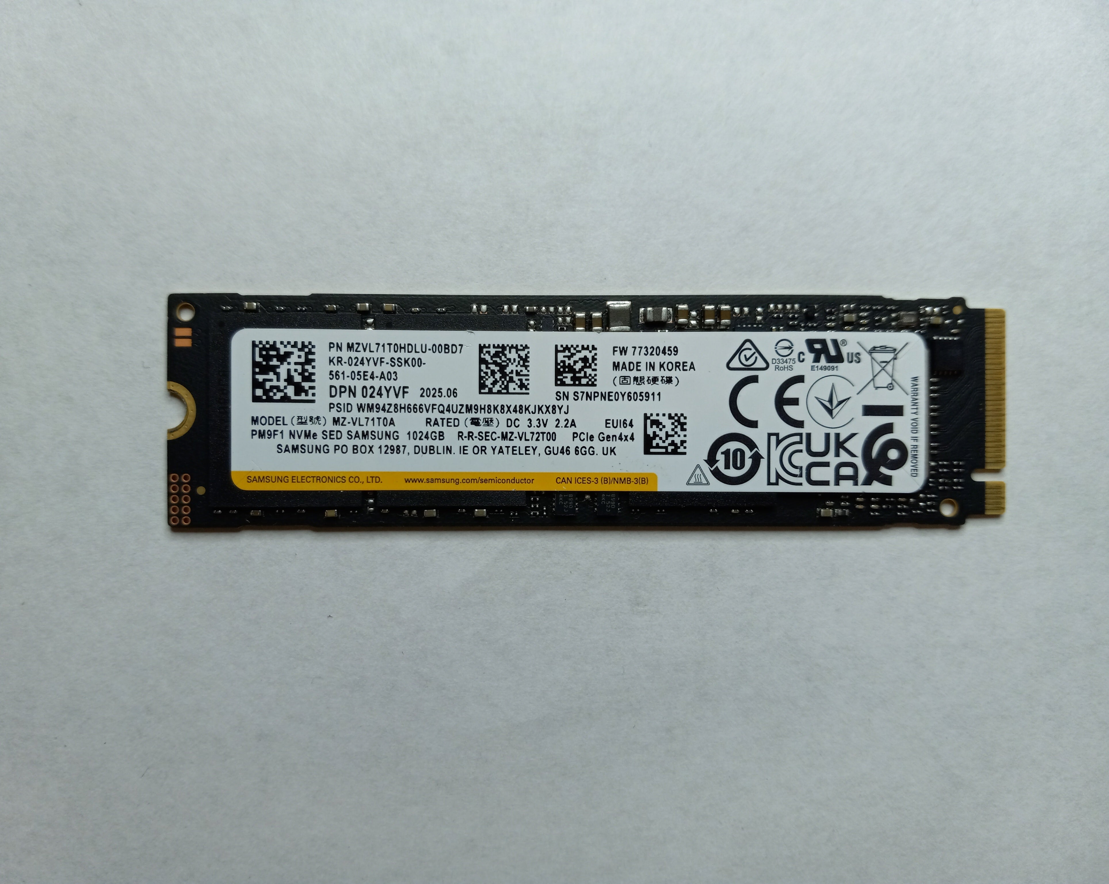 Drives & Storage>SSD Drives - Dell - 24YVF - Open Box