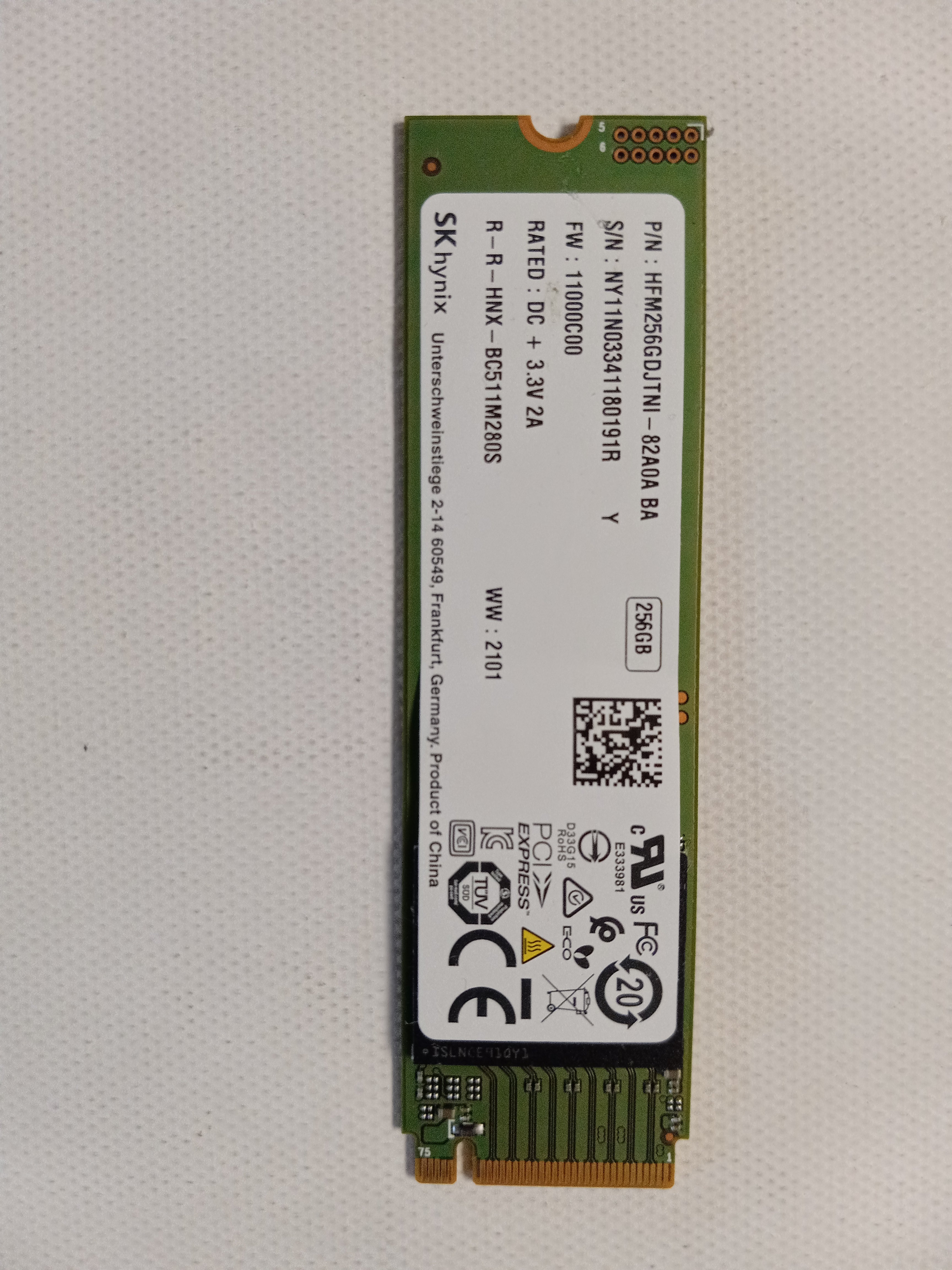 Drives & Storage>SSD Drives - Hynix - HFM256GDJTNI-82A0A - Open Box