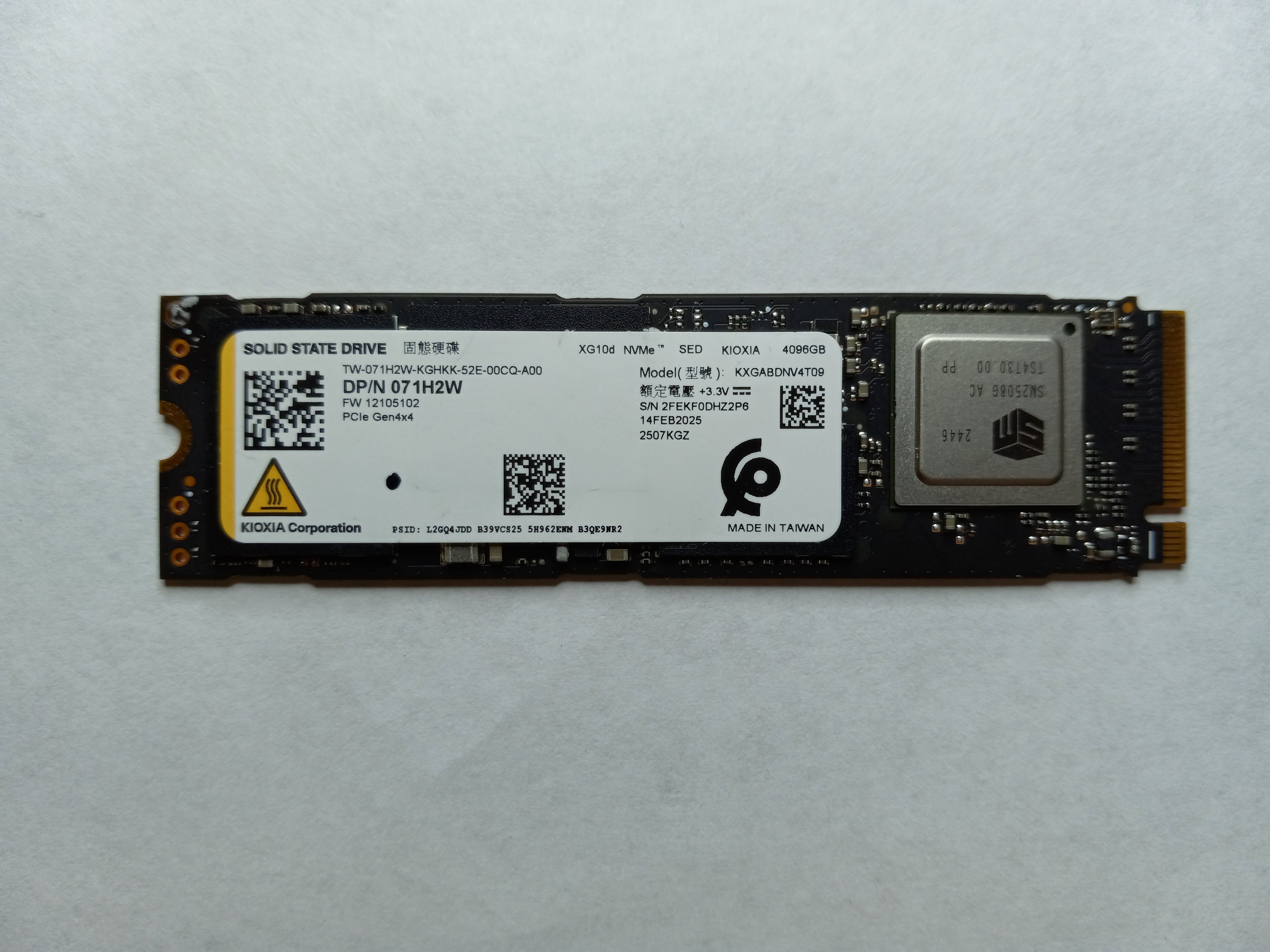 Drives & Storage>SSD Drives - Dell - 71H2W - Open Box