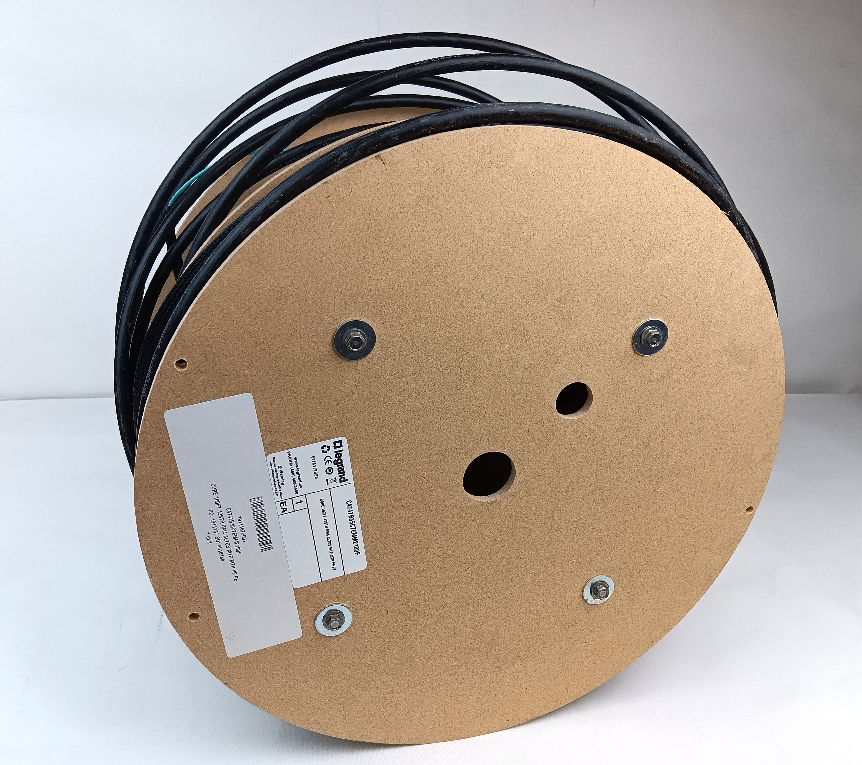 Cables & Connectors>Fibre - legrand - C4747B35C7EMM2100F - Open Box