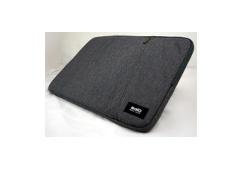 Solo SLV1615-10 Oswald Laptop Sleeve - 15.6-Inch Screens - Polyester - Zipper - Scratch-resistant - Gray